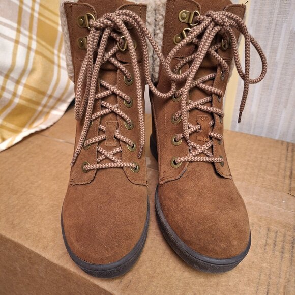 Easy Spirit "Evolve" Ankle Bootie - Size 8W - Picture 2 of 6